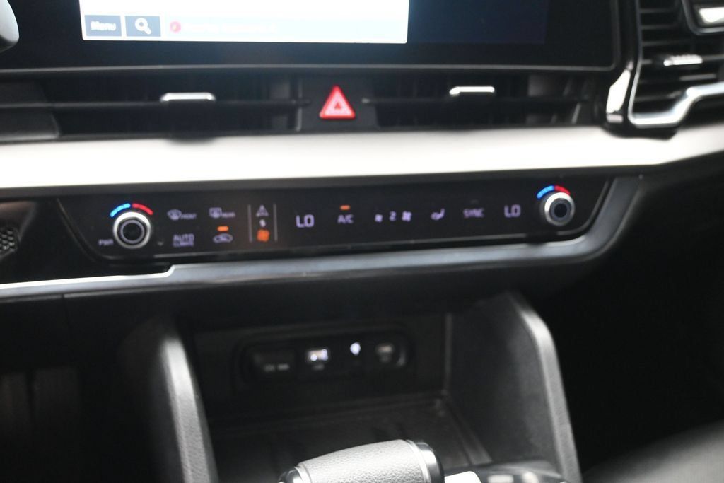 Used 2023 Kia Sportage EX FWD image 17