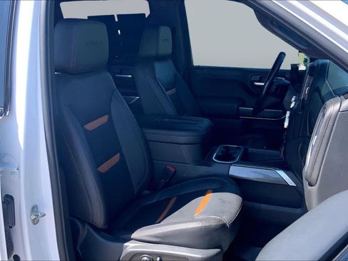 Used 2021 GMC Sierra 1500 AT4 w/ AT4 Preferred Package AWD/4WD image 9