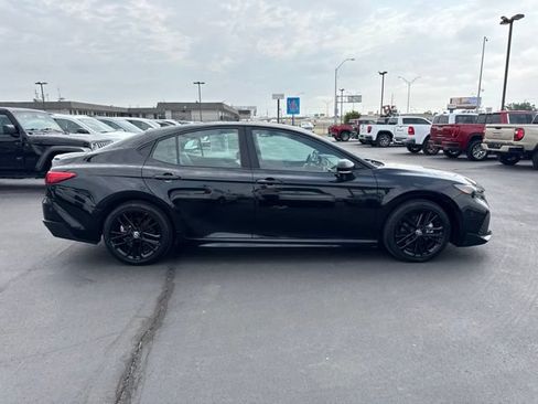 Used 2025 Toyota Camry SE FWD image 2