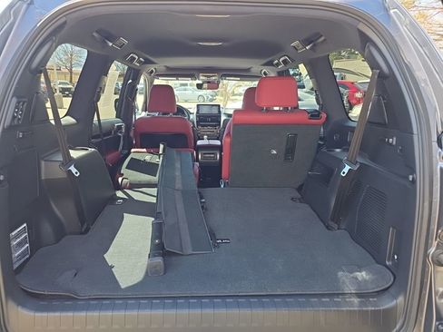 Used 2023 Lexus GX 460 Premium image 18