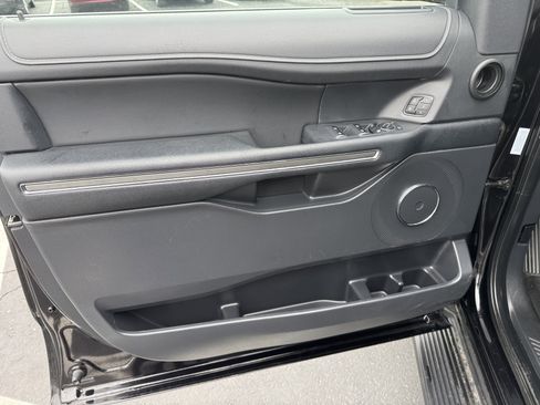 Used 2024 Ford Expedition Max XLT image 31