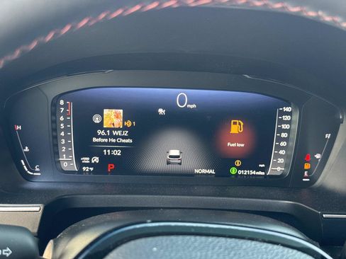 Used 2025 Honda Pilot Black Edition image 31