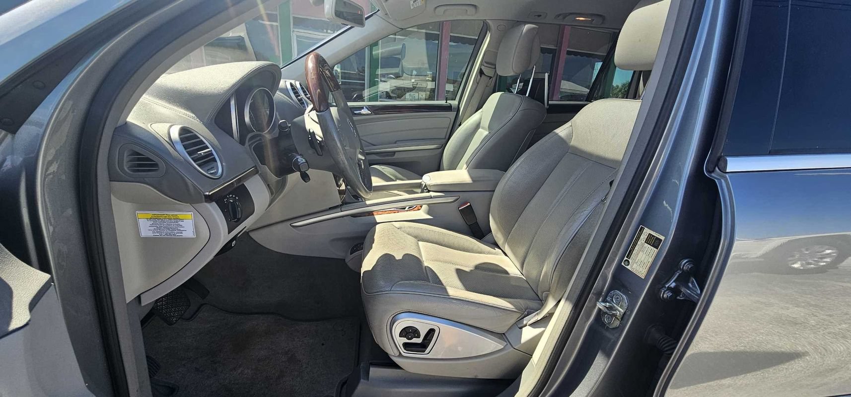 Used 2011 Mercedes-Benz GL 550 4MATIC image 15