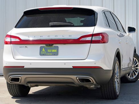 Used 2017 Lincoln MKX Select w/ Select Plus Package image 4