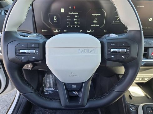 New 2025 Kia K4 GT-Line image 18