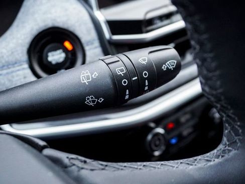 Used 2023 Jeep Compass Latitude image 21