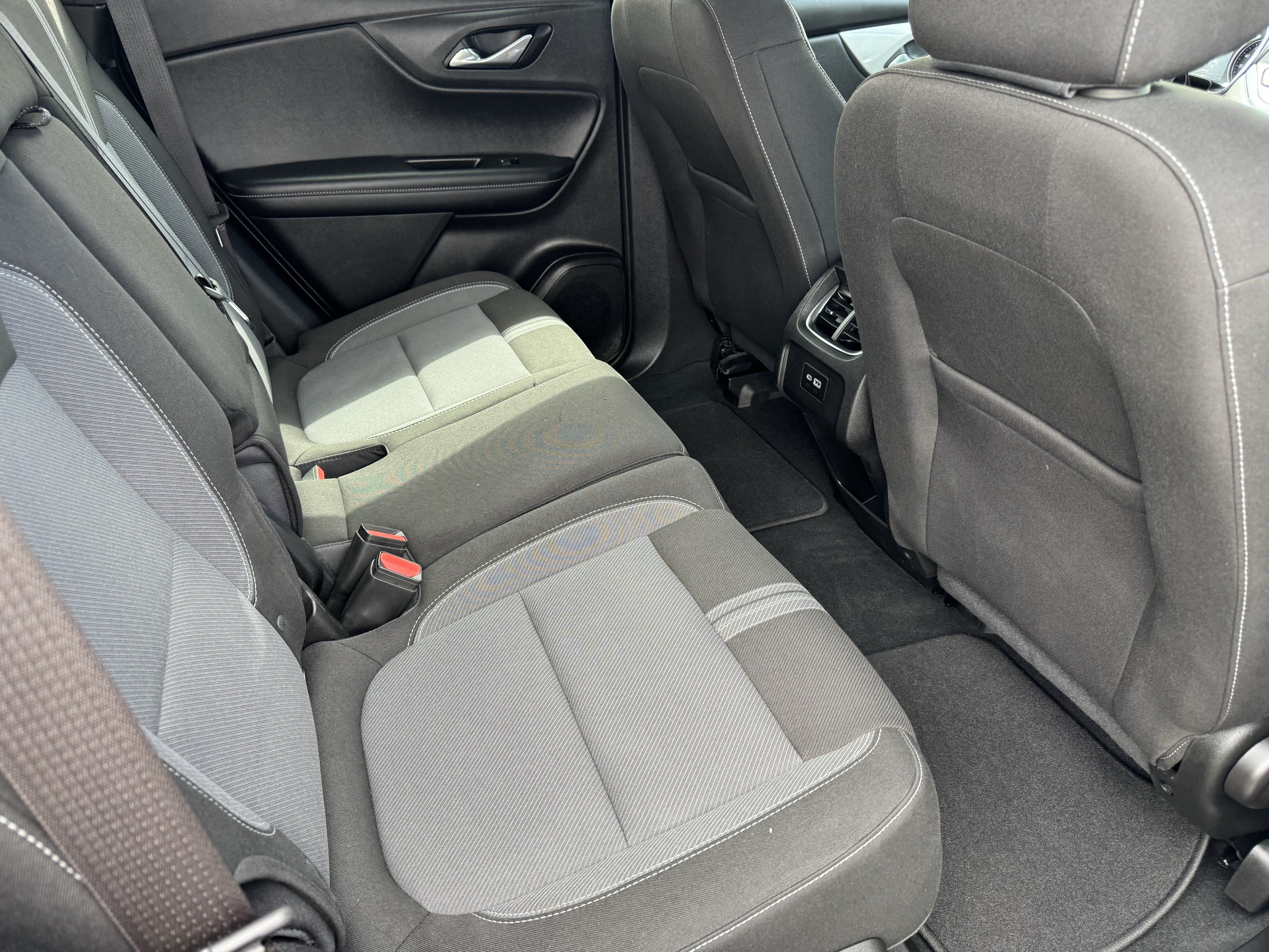 Used 2023 Chevrolet Blazer LT w/ Midnight/Sport Edition FWD image 20