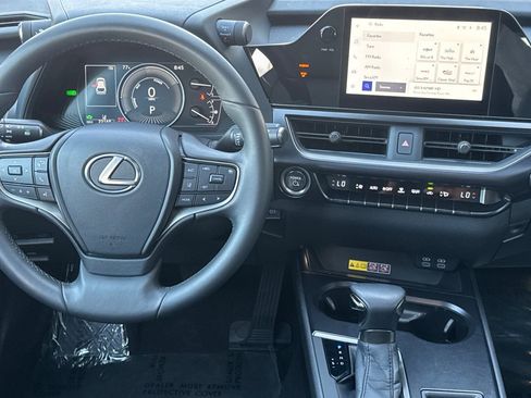 Used 2024 Lexus UX 250h FWD image 15