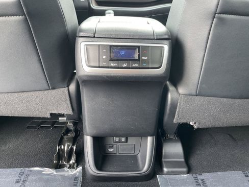 Used 2018 Toyota Highlander Limited AWD/4WD image 16