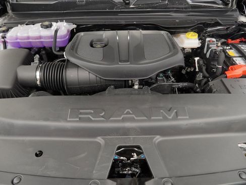 New 2026 RAM 1500 4x4 Crew Cab image 36