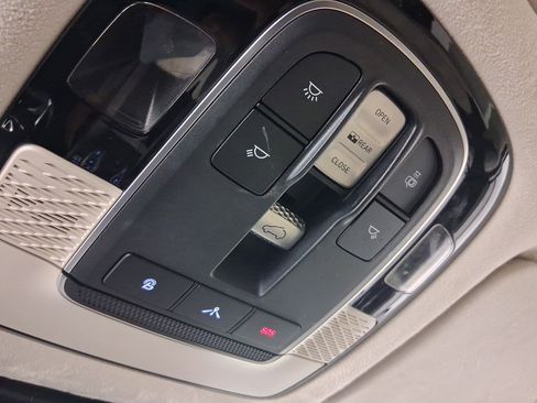 Used 2020 Hyundai Palisade Limited image 17