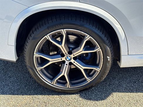 Used 2022 BMW X5 sDrive40i w/ M Sport Package image 17