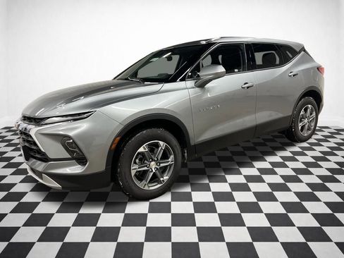 Certified 2025 Chevrolet Blazer LT w/ Driver Confidence Package image 4