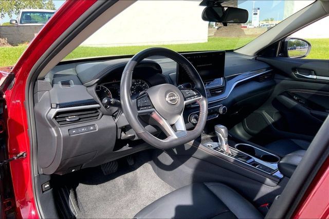 Used 2023 Nissan Altima 2.5 SR w/ SR Premium Package AWD/4WD image 14