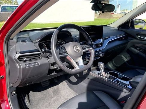 Used 2023 Nissan Altima 2.5 SR w/ SR Premium Package AWD/4WD image 14