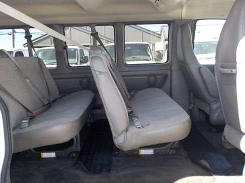 Used 2017 Chevrolet Express 3500 LT w/ LT Preferred Equipment Group RWD image 26