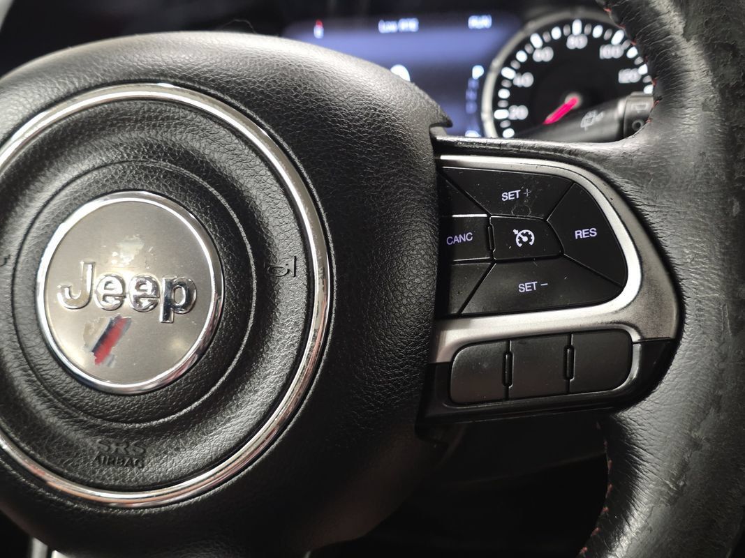 Used 2016 Jeep Renegade Trailhawk AWD/4WD image 29