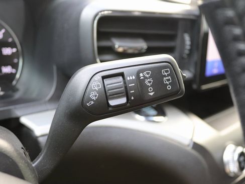 Used 2020 Ford Explorer XLT w/ Equipment Group 202A image 27