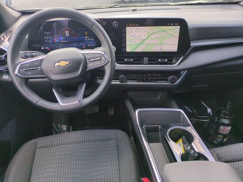 Used 2025 Chevrolet Equinox LT FWD image 28