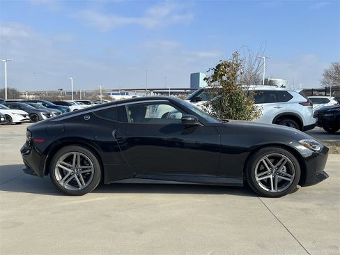 Certified 2024 Nissan Z Sport w/ Floor Mat Package image 3
