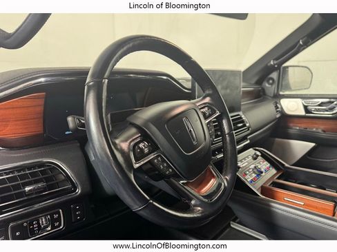 Used 2022 Lincoln Navigator Reserve image 39