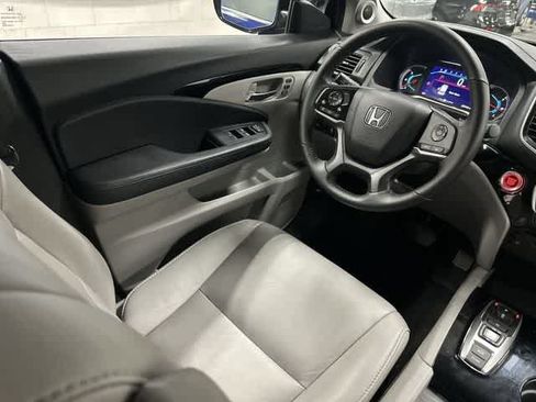 Used 2020 Honda Pilot Touring image 12