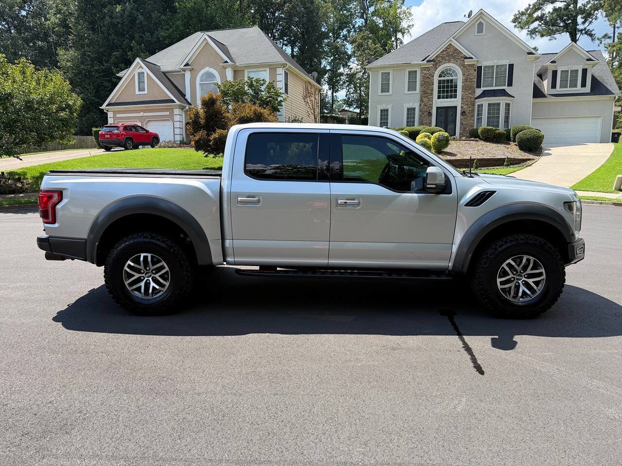 Used 2017 Ford F150 Raptor w/ Equipment Group 802A Luxury AWD/4WD image 7