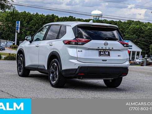 Used 2024 Nissan Rogue SV FWD image 8