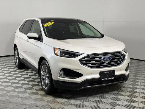 Used 2019 Ford Edge Titanium w/ Equipment Group 301A AWD/4WD image 3