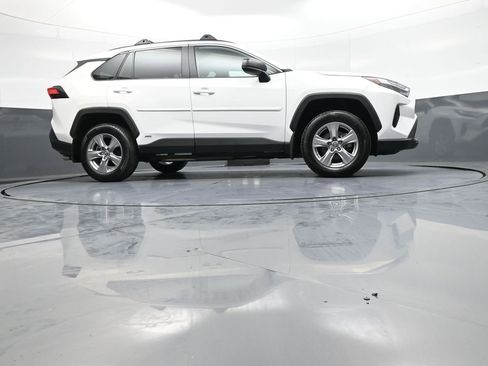 Certified 2024 Toyota RAV4 LE AWD/4WD image 28
