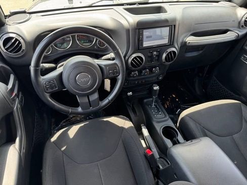 Used 2015 Jeep Wrangler Unlimited Sport w/ Quick Order Package 24S AWD/4WD image 6