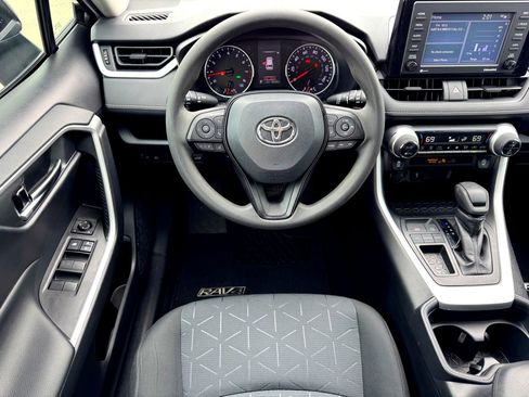Used 2020 Toyota RAV4 XLE w/ Convenience Package image 20