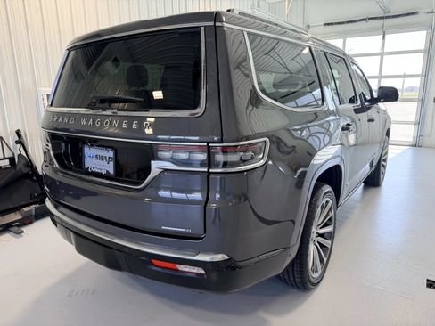 Used 2022 Jeep Grand Wagoneer Series II w/ Convenience Group III AWD/4WD image 4