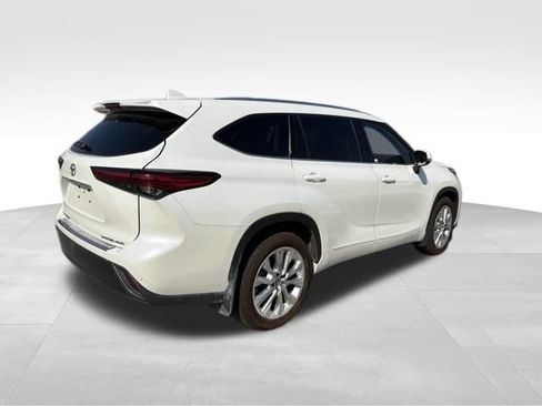 Used 2021 Toyota Highlander Limited AWD/4WD image 5