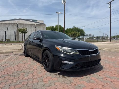 Used 2019 Kia Optima S image 2