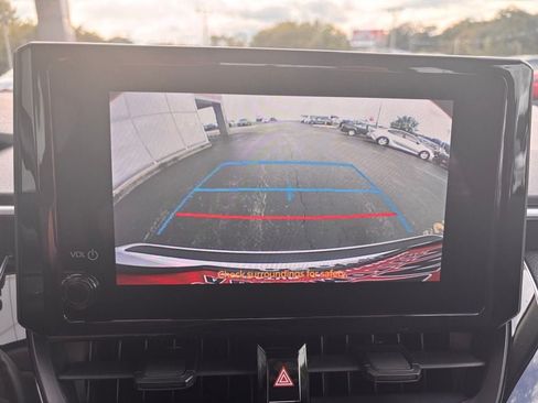Used 2024 Toyota Corolla LE FWD image 18