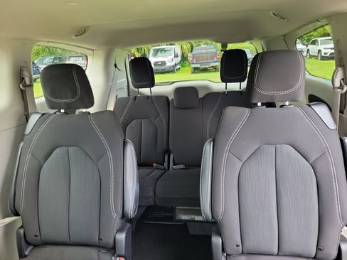 Used 2023 Chrysler Voyager LX FWD image 16