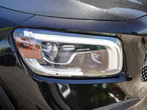 Used 2021 Mercedes-Benz GLB 250 w/ AMG Line image 7