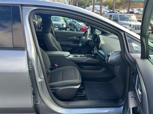 Used 2025 Chevrolet Equinox EV LT FWD image 31