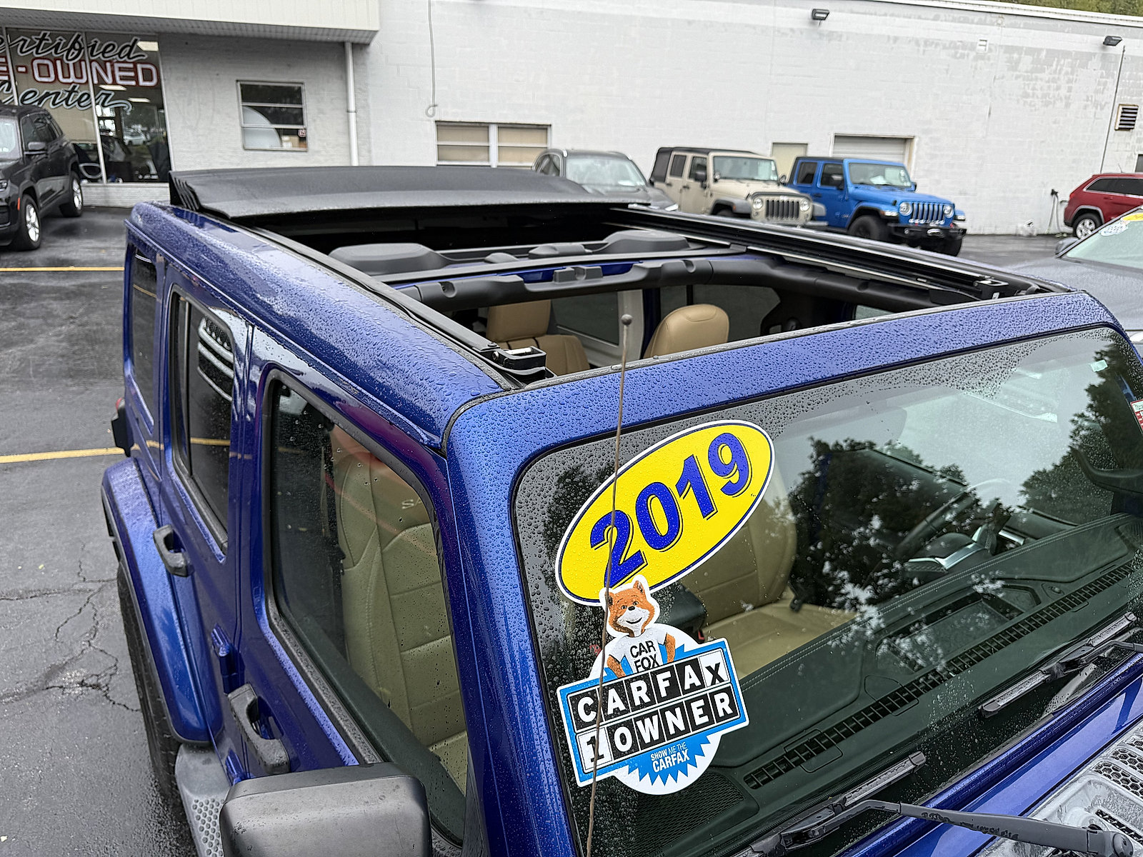 Used 2019 Jeep Wrangler Unlimited Sahara AWD/4WD image 9
