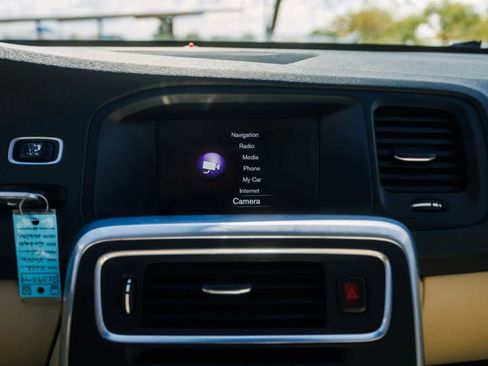 Used 2016 Volvo S60 T5 Premier w/ Convenience Package image 36