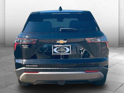 Used 2026 Chevrolet Equinox LT FWD image 3