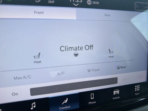 Used 2023 Chrysler Pacifica Touring-L FWD image 28