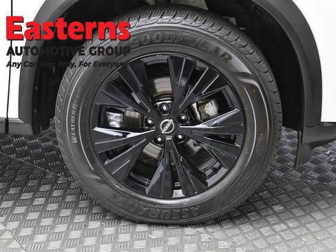 Used 2023 Nissan Rogue SV w/ SV Premium B Package AWD/4WD image 32