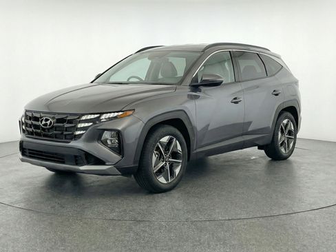 Used 2025 Hyundai Tucson SEL AWD/4WD image 3