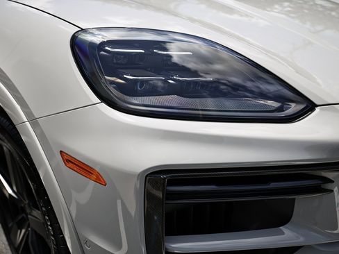 New 2025 Porsche Cayenne Turbo image 19