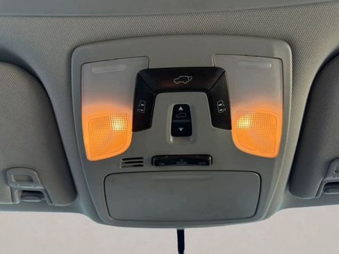 Used 2017 Toyota Sienna XLE image 22