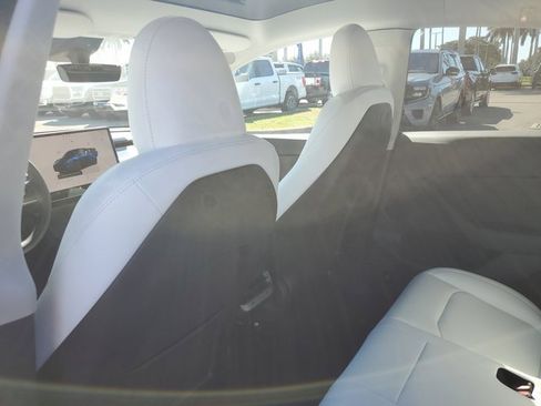 Used 2023 Tesla Model Y Performance image 24