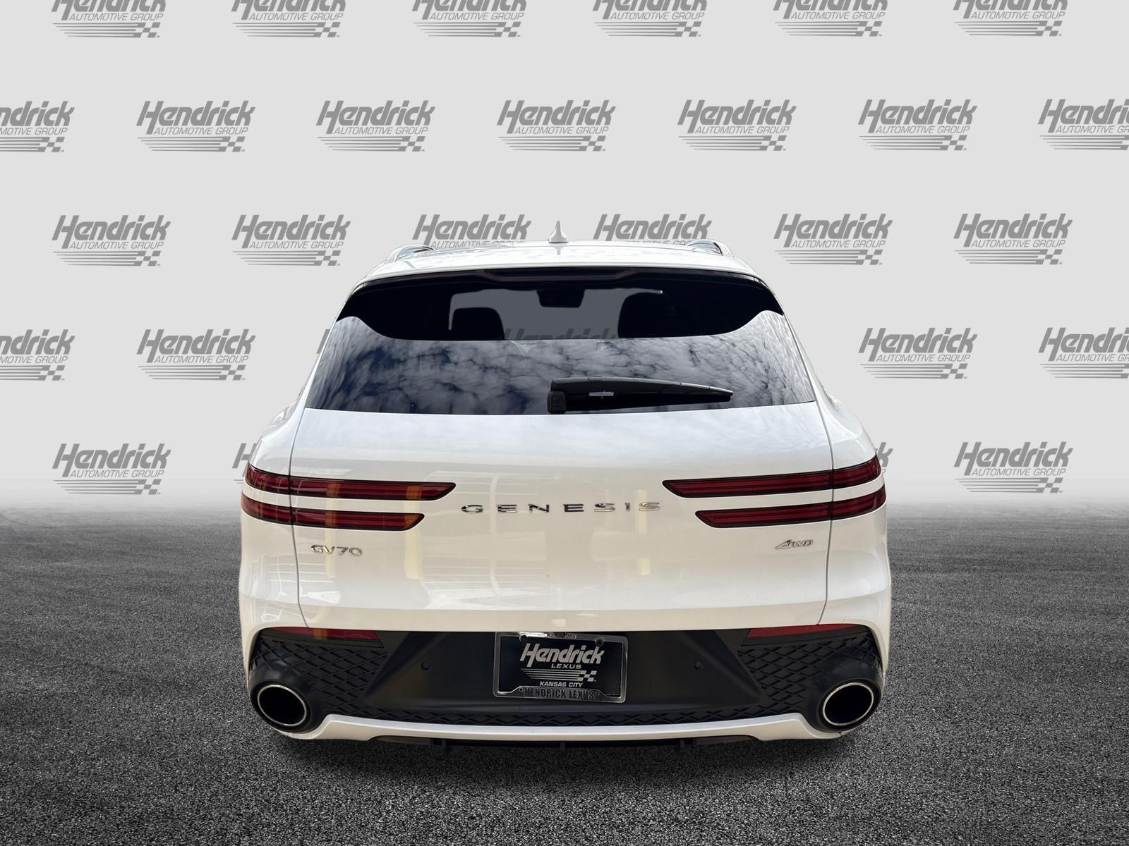 Used 2022 Genesis GV70 2.5T w/ Sport Prestige Package AWD/4WD image 9