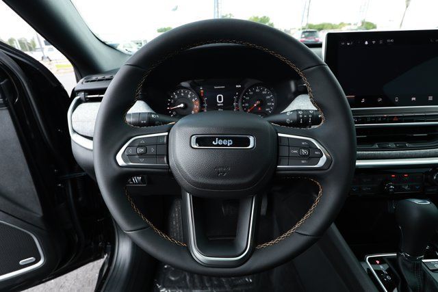 New 2026 Jeep Compass Latitude AWD/4WD image 11